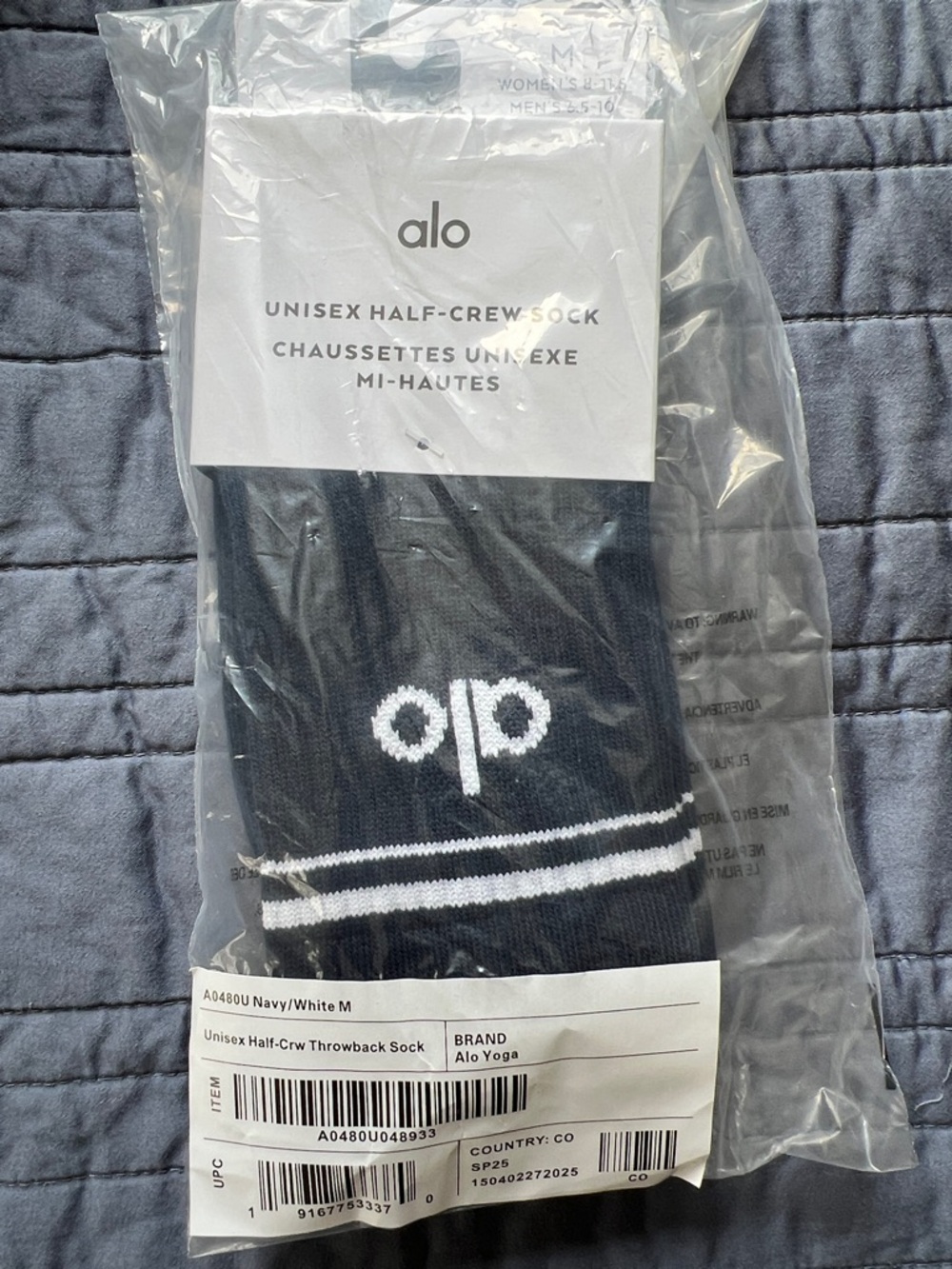 ALO Yoga NAVY Half Crew Throwback Socks Size Medium NWT